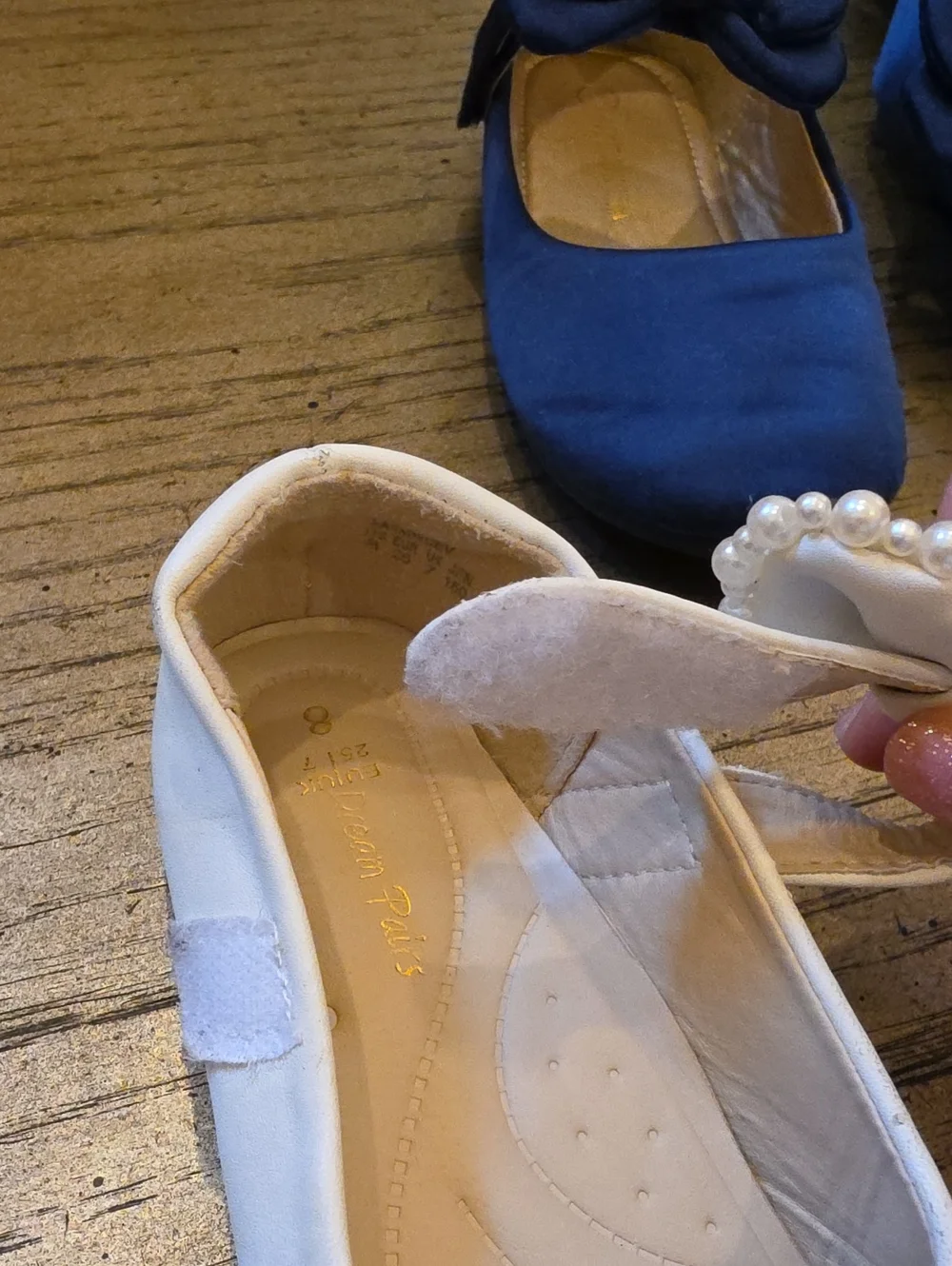 Kids Bow Mary Jane Shoes in Navy and White Size 10